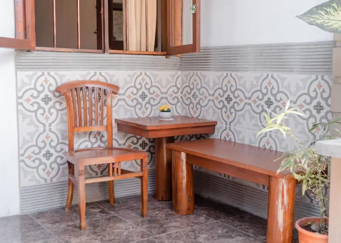 Pigeon Mandala Apartments & Resto